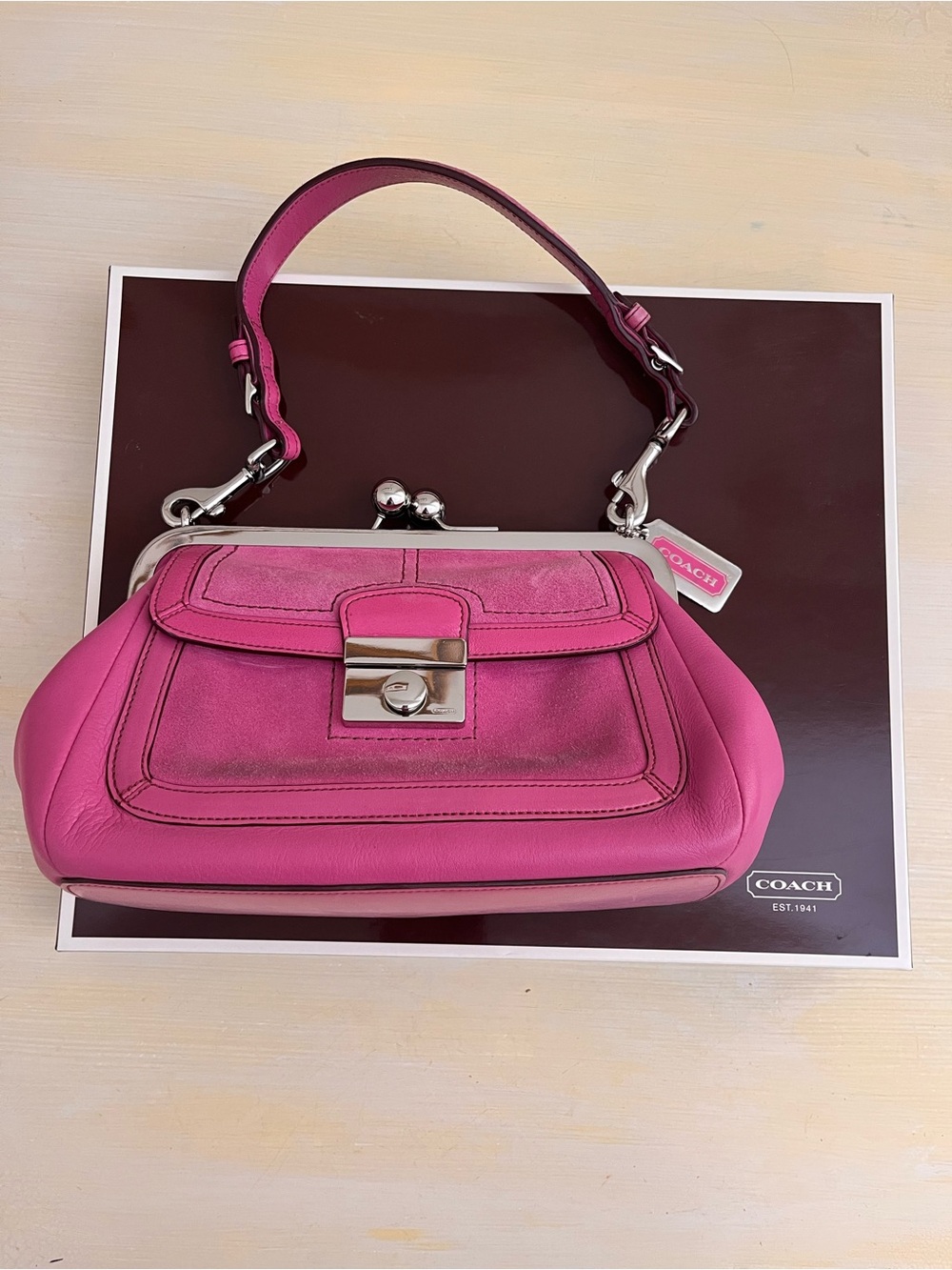 Rare Vintage Coach Pink Suede Kisslock Purse - Picture 2 of 9